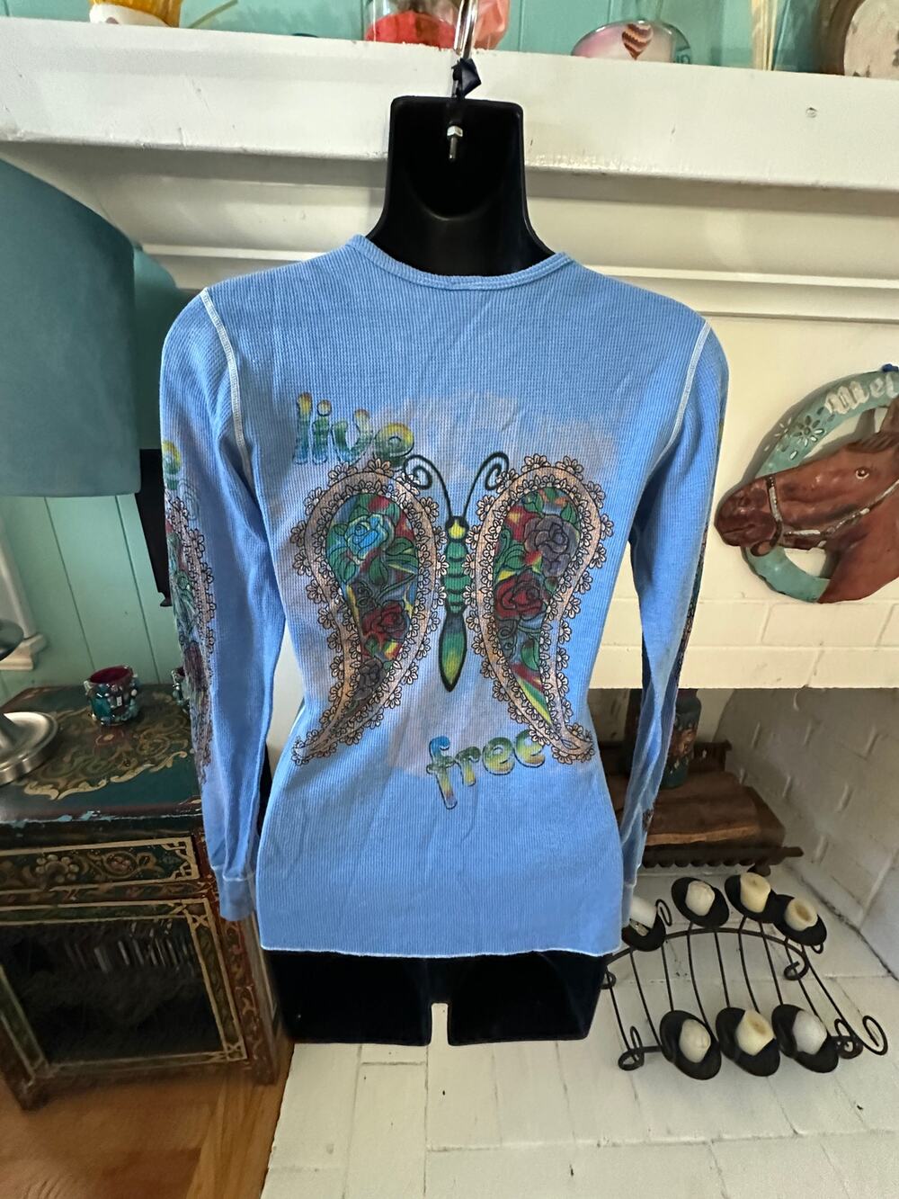 VINTAGE Y2K 2B FREE "LIVE FREE" BUTTERFLY THERMAL TEE S